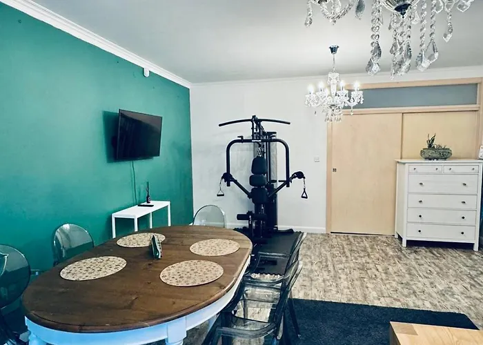 Przestronny Rodzinny - 110m2 Taras 25m2 *